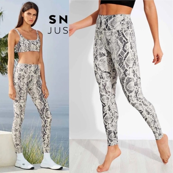 ALO Yoga Vapor Snake Print Leggings - Picture 6 of 7